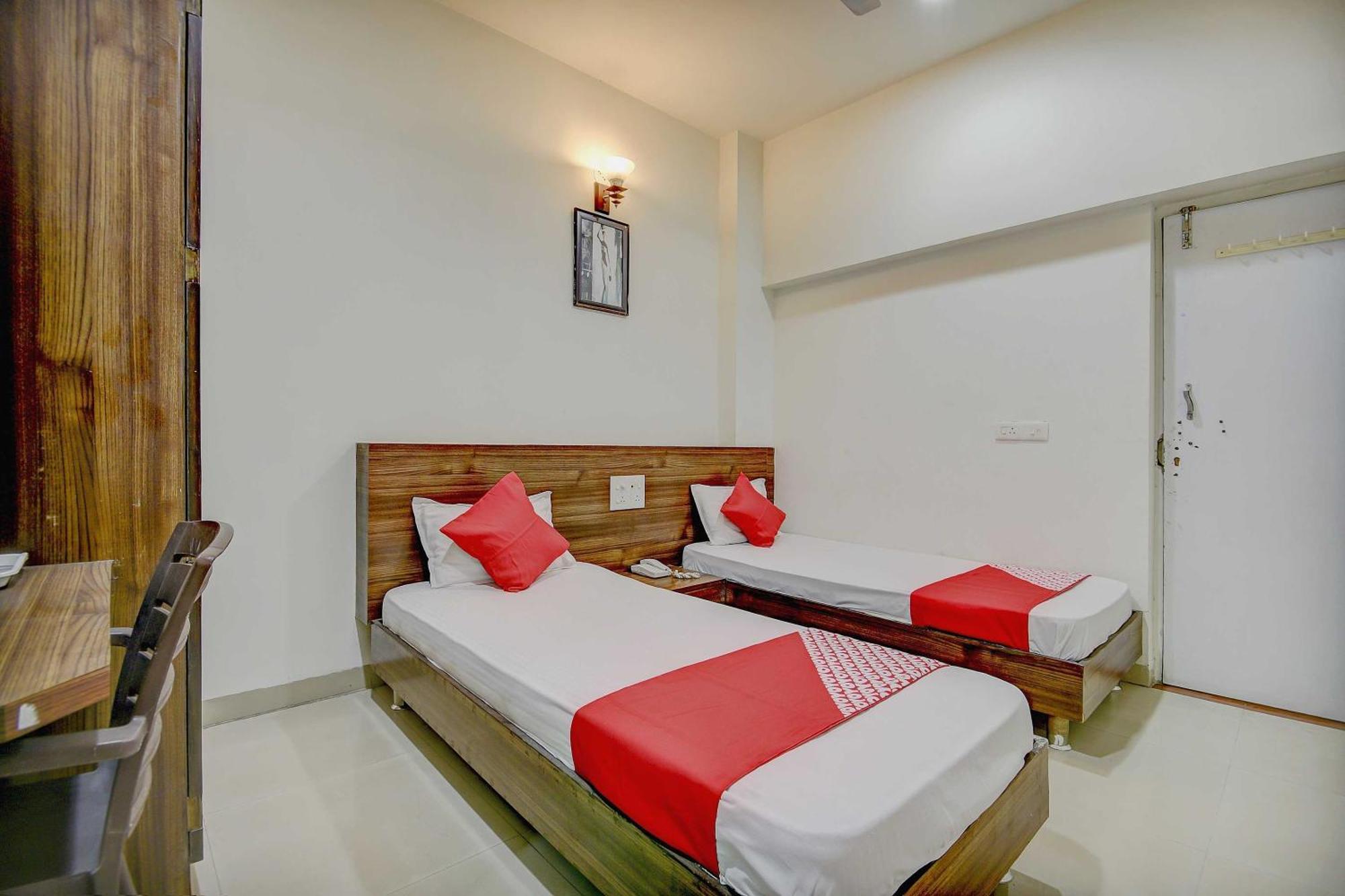 Hotel O Plus Corporate One Khapa  Exterior foto